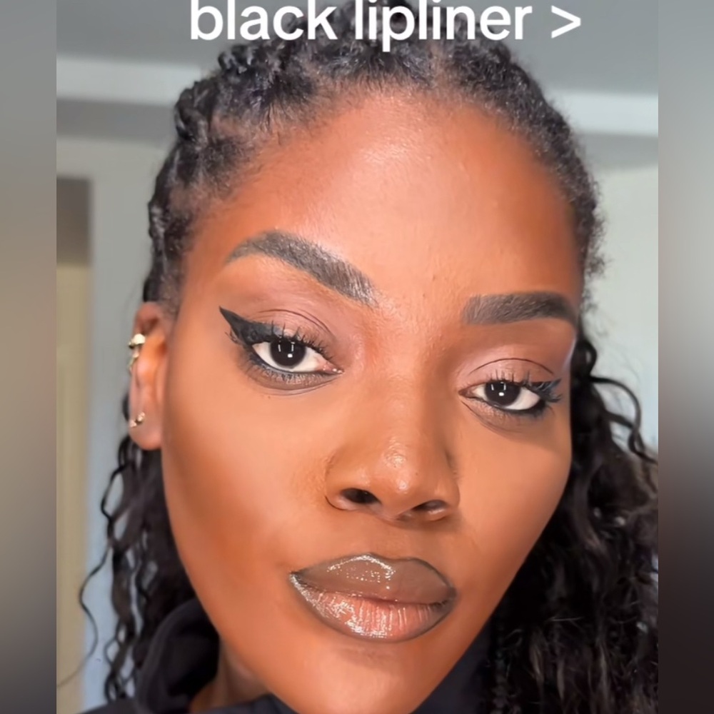 LAST βοΈ CAVIAR a MAC LIP LINER. RETAIL $25. **NEW IN BOX. - Picture 10 of 13